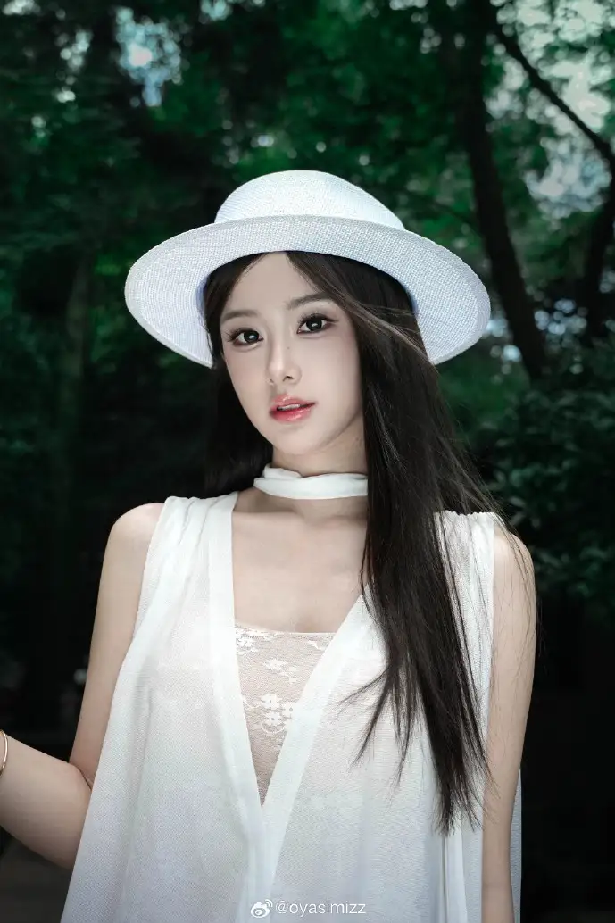 学生使用电子设备场景